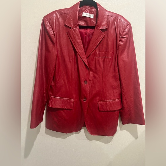 Storets Women’s Oversize Red/Burgundy
Faux Leather Blazer - Picture 5 of 7
